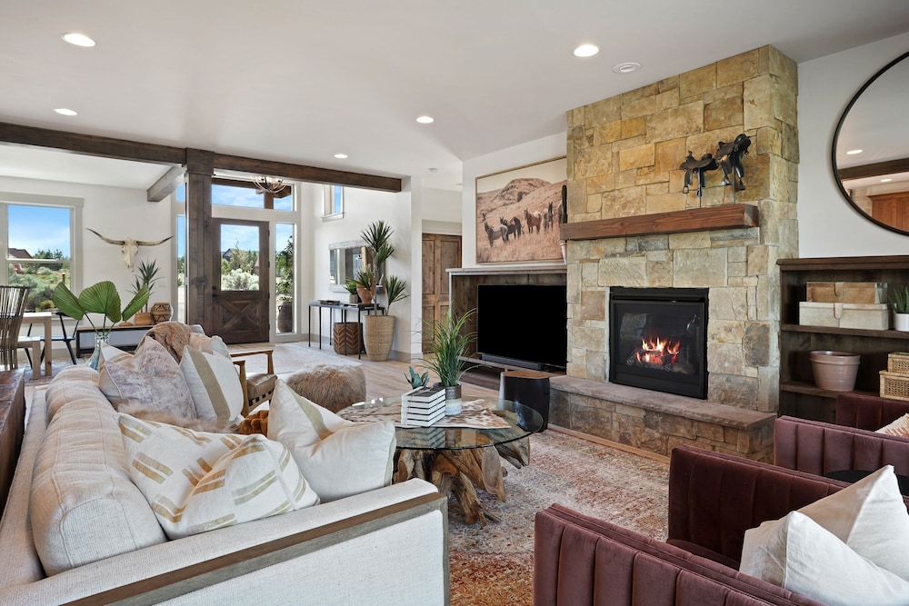 Juniper Mesa At Brasada 4 Bedroom Home by Redawning