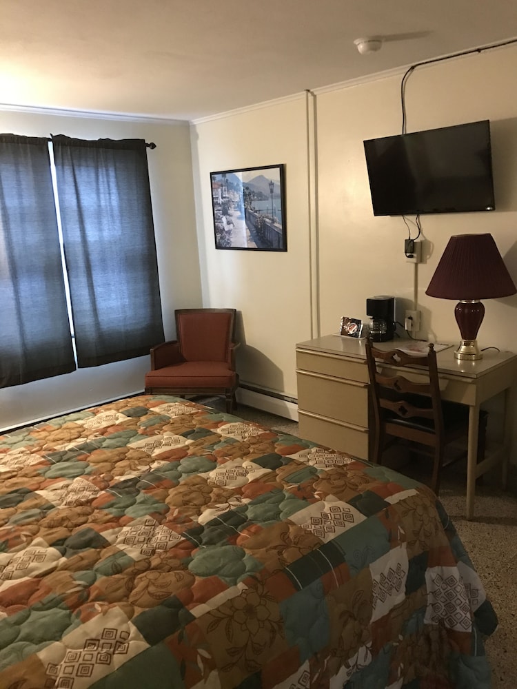 The Evergreen Motel