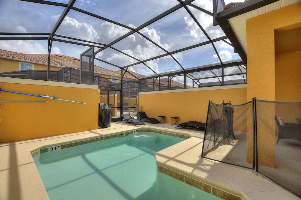 Sunny Paradise Retreat At Paradise Palms By Shine Villas 4 Bedroom Townhouse
