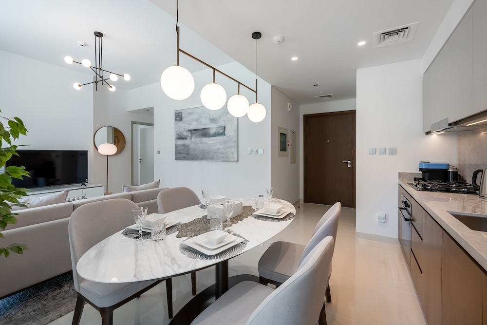 Chic 1BR in Emaar Beachfront