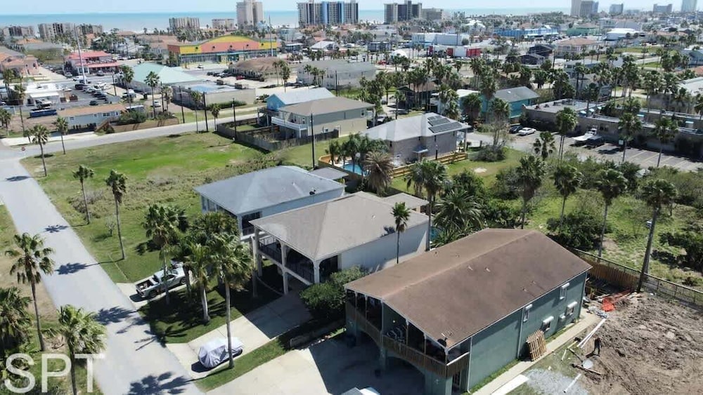 Large 3 Bedr Bay Views Pool Great Deck 3 Bedroom Condo