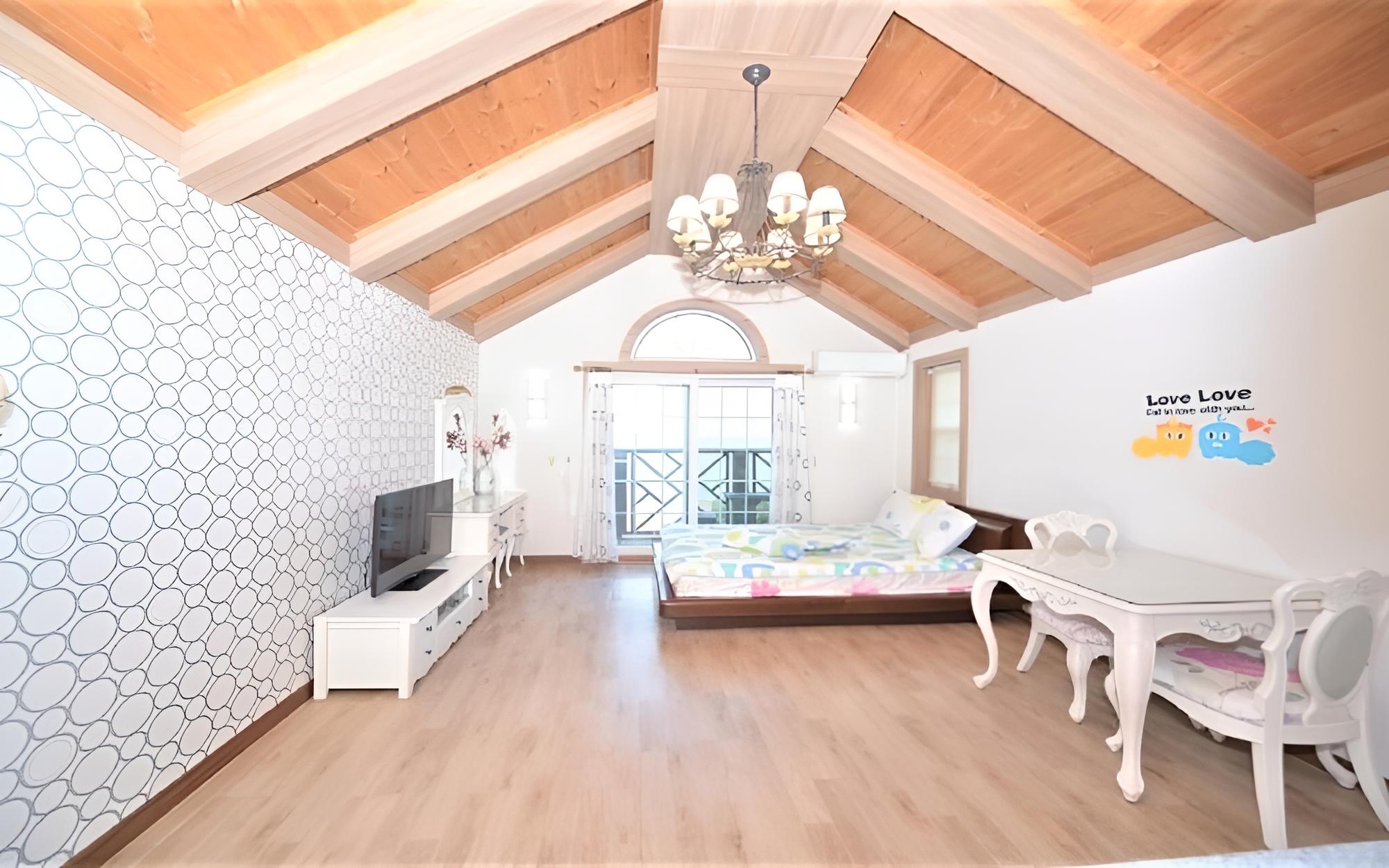 Geojedo Birds Hill Pension view 4