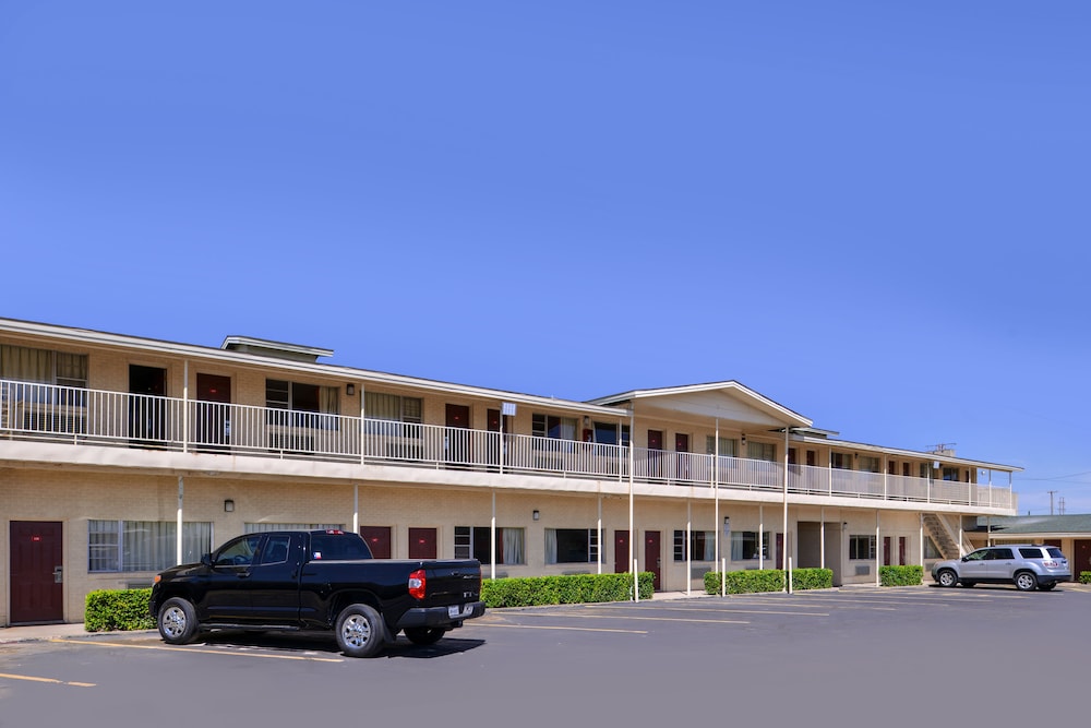 Scottish Inns & Suites