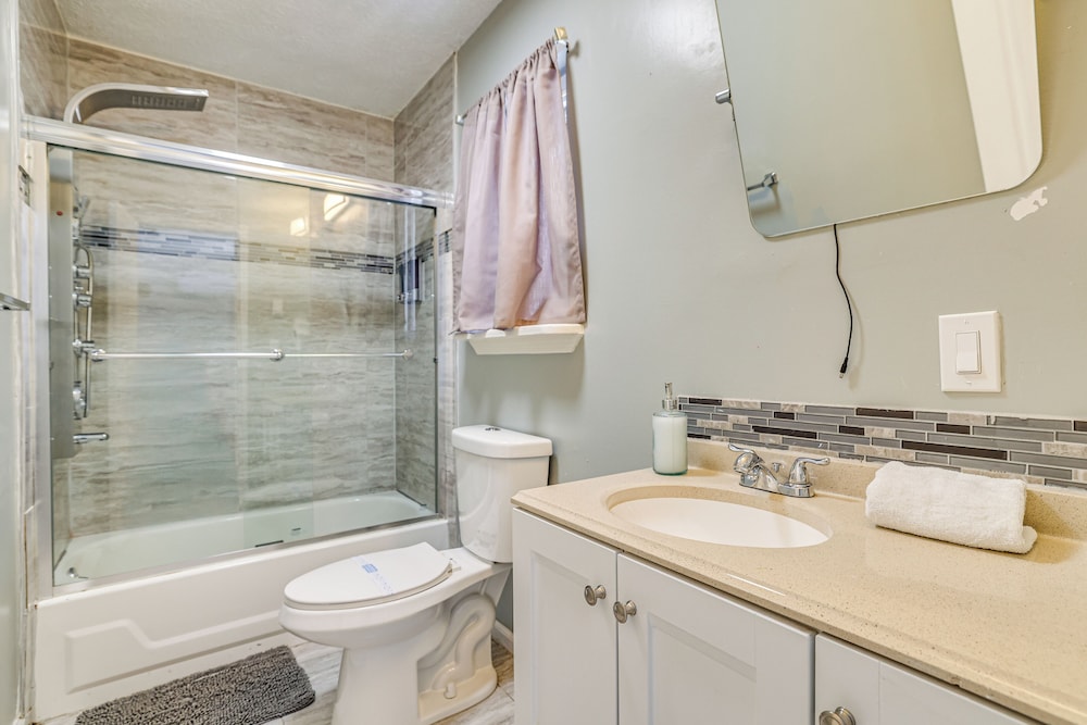 15 Mi to Ski Big Bear: Gem w/ Deck & Game Room