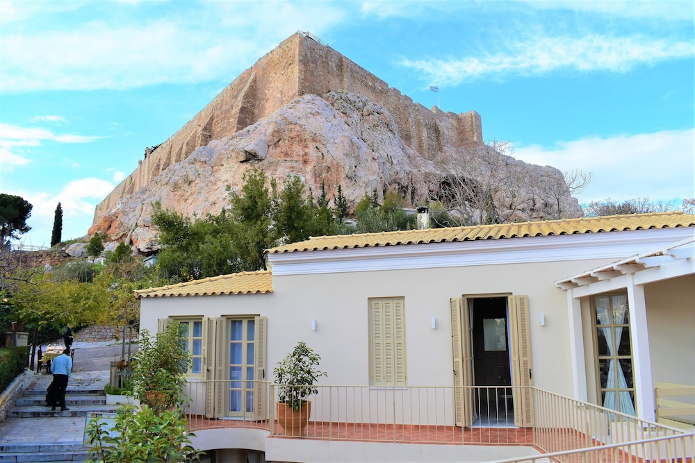 Acropolis Suites