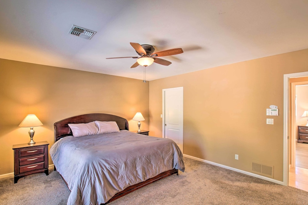 2 Mi to Dtwn: Mesa Home w/ Yard & Pool view 2