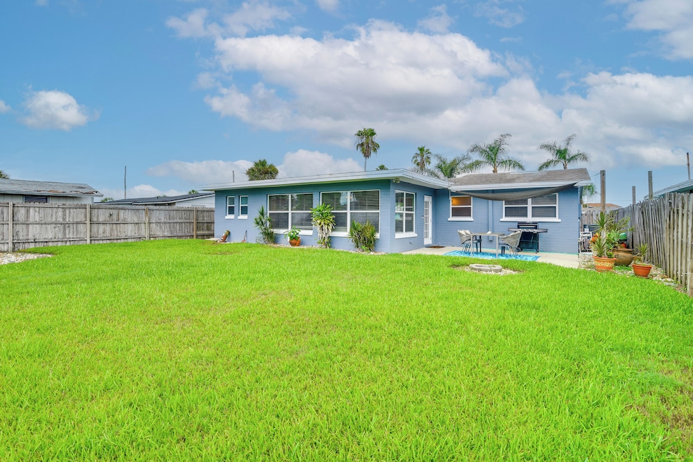 Walk to Shore + Pier: Family Home in Ormond Beach