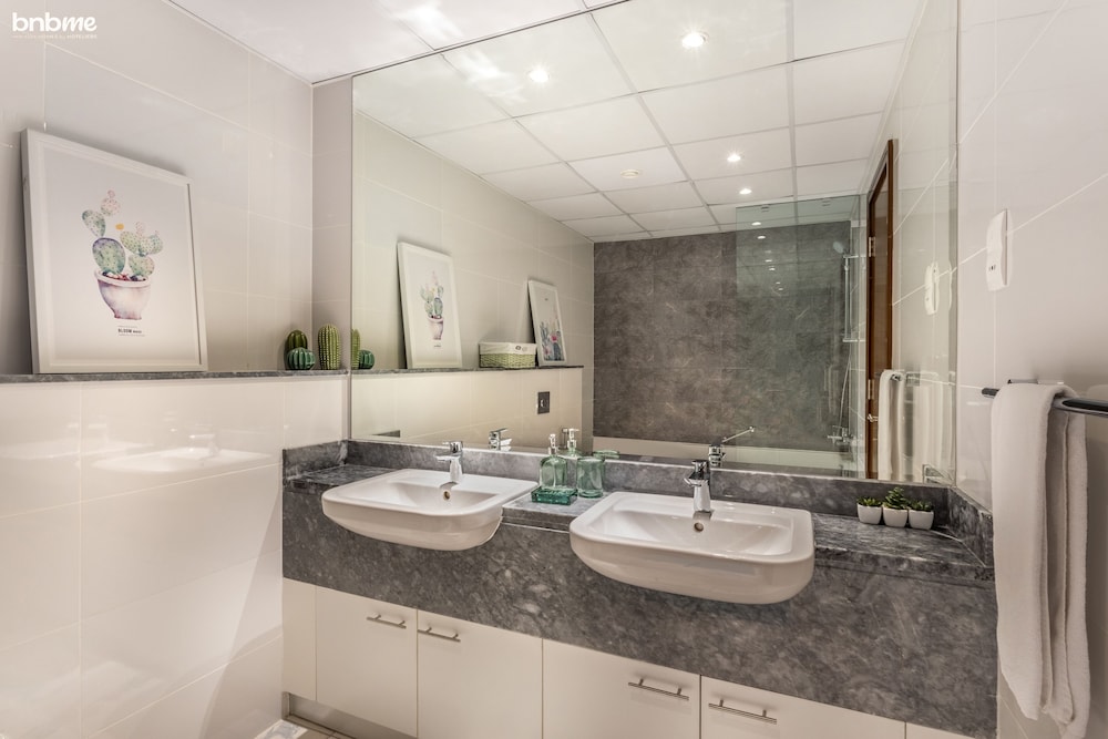2B-Amna Tower - 4406 by bnbme homes