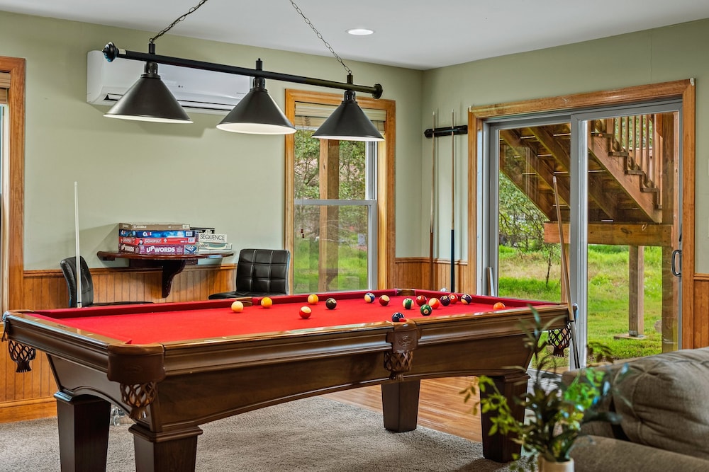 Otter Banks by Avantstay Sleeps 18 Hot Tub Views Game Room