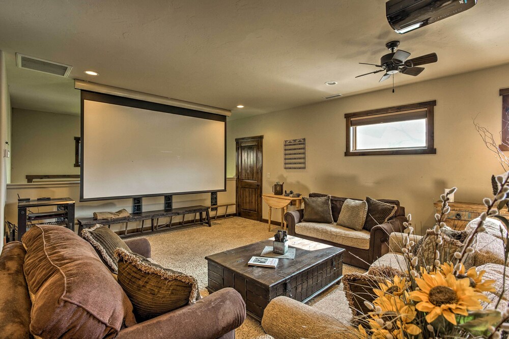 Luxury Waterfront Parachute House w/ Fire Pit!
