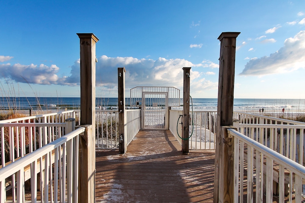 Destin Towers 113 2 Bedroom Condo