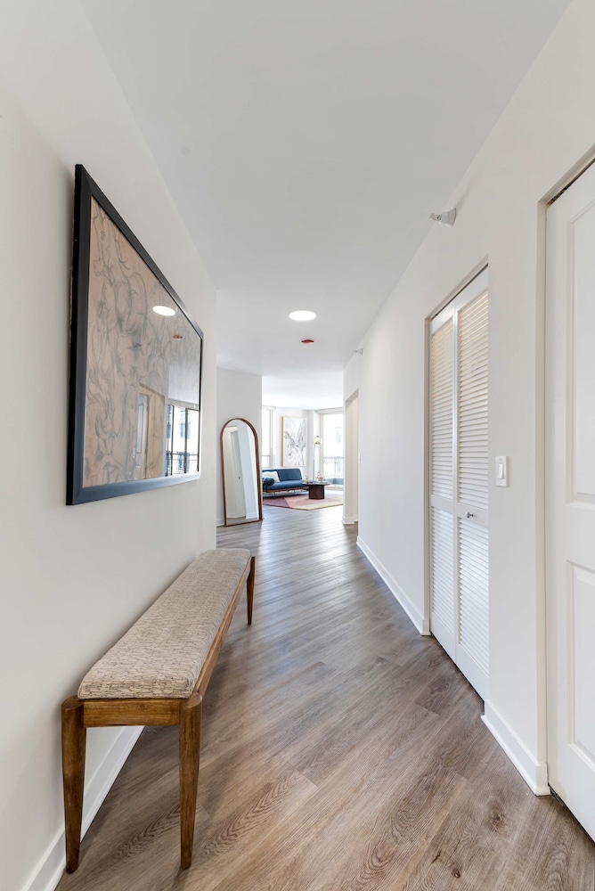 Michigan Ave 2BR Balcony Exclusive Access