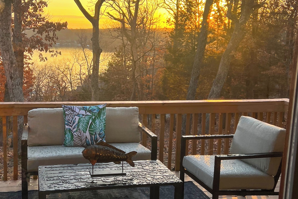 Luxury Lake Home, Amazing Views, Resort Amenities