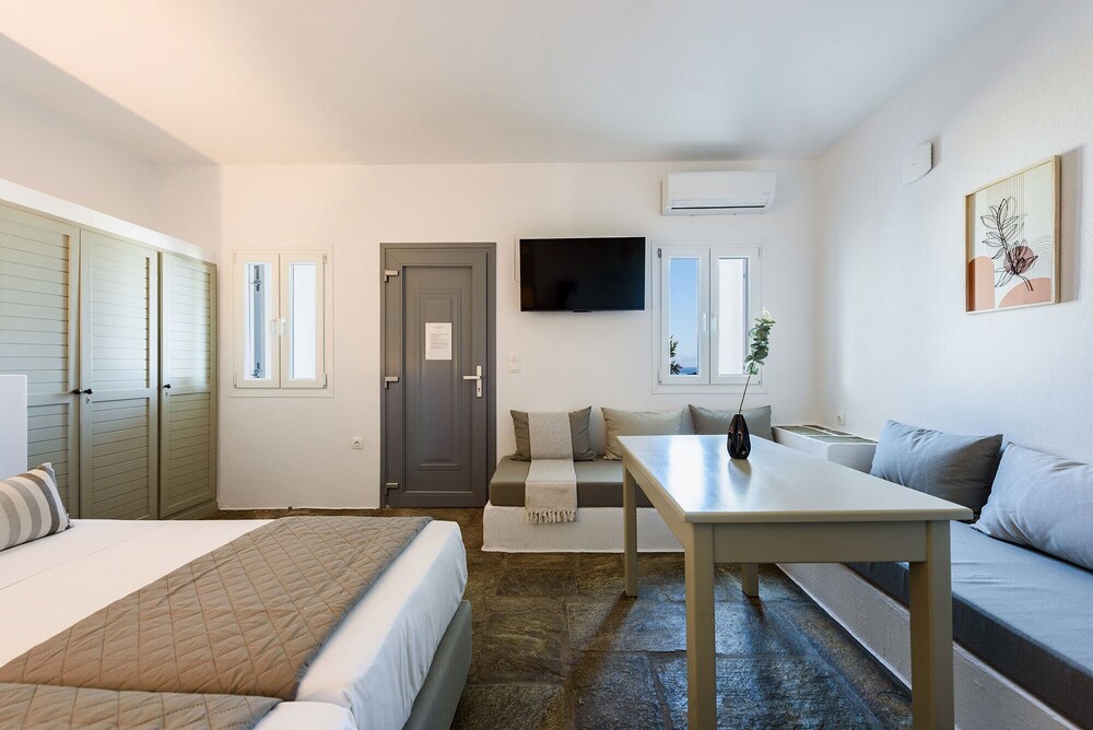 Phaedrus Living Paros Cycladic 2