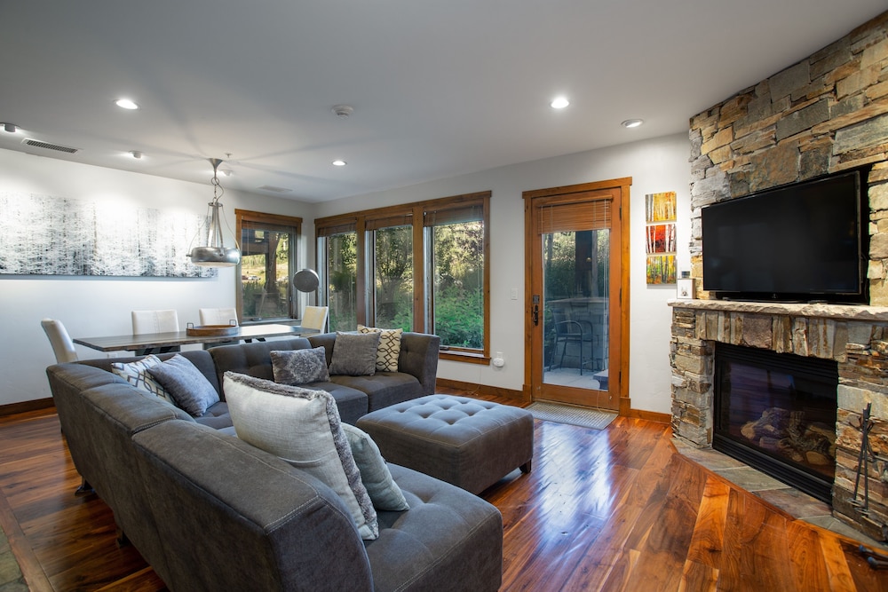 1 Bedroom Condo with Spa - Silver Baron Lodge 1 Condo