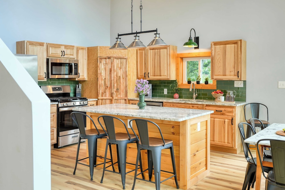 Hot Tub, Game Room & Views Near Downtown Gatlinburg Perfect Too by Avantstay