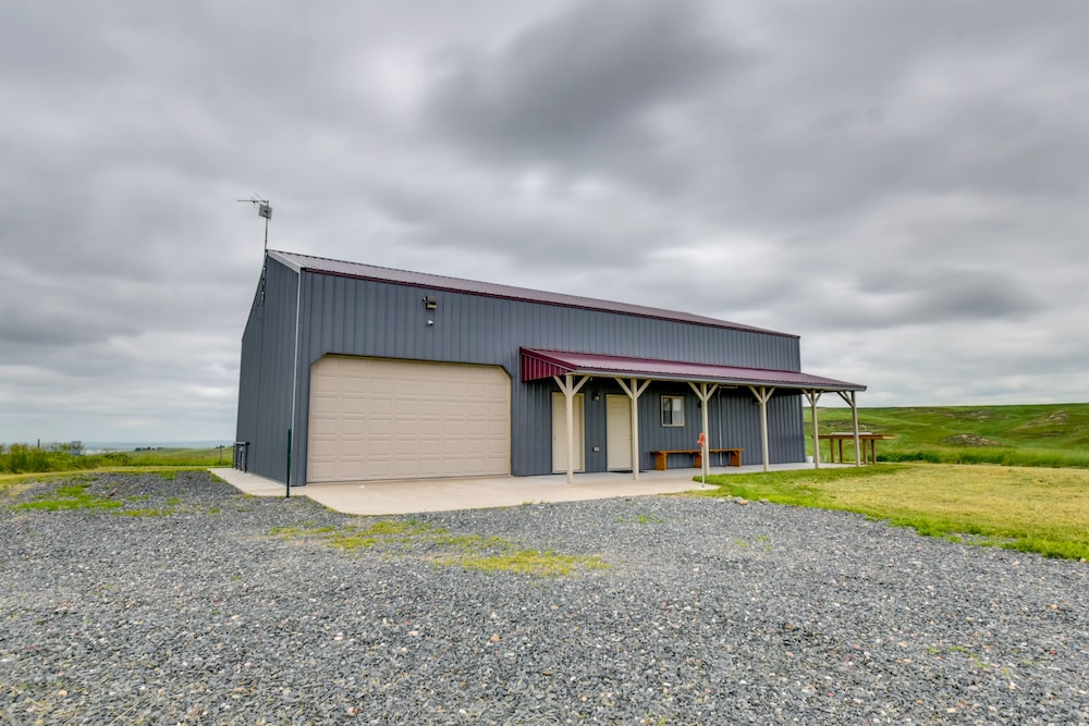 Secluded Nebraska Getaway: 4 Mi to Lake Mcconaughy - Property Image 2
