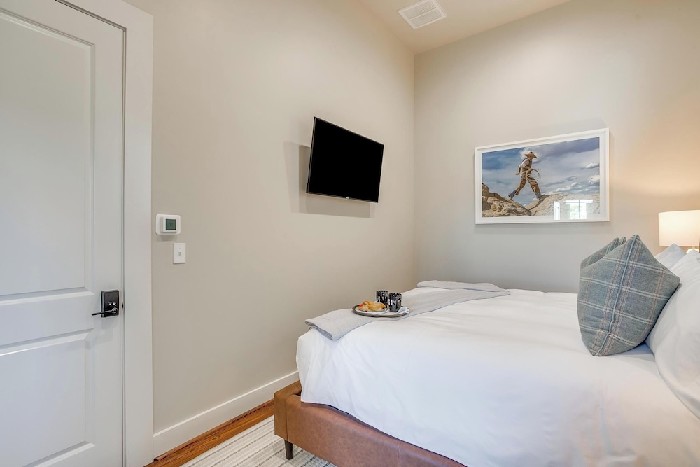 Nutt House Hotel