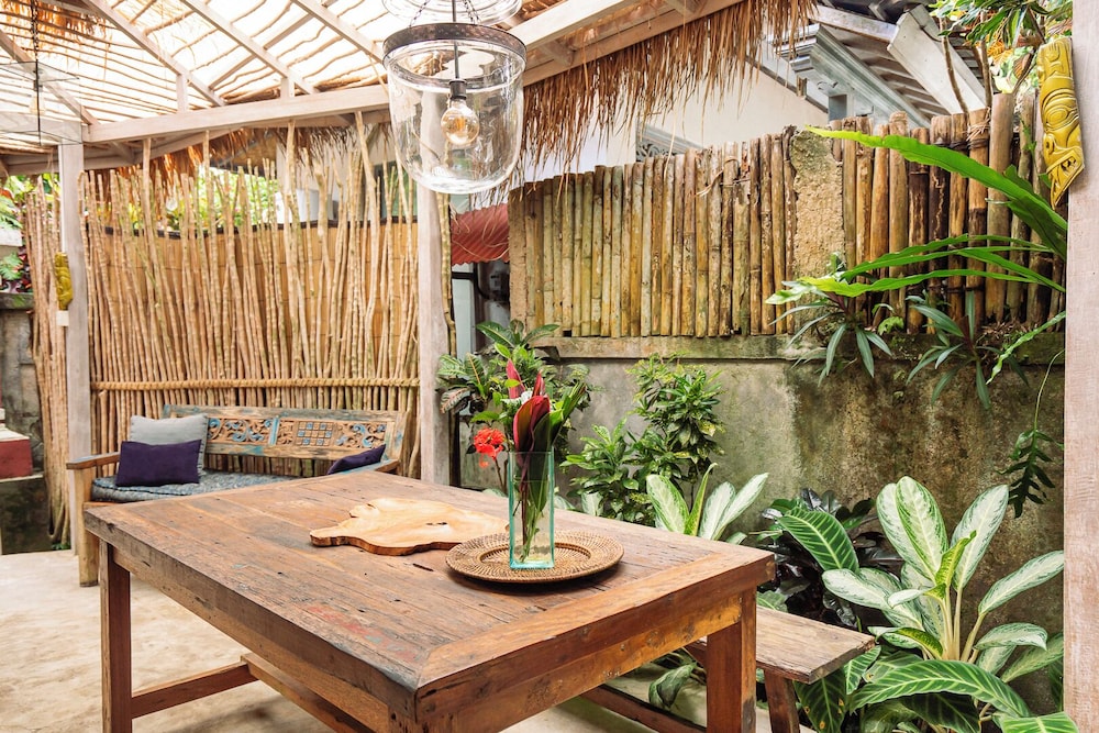 Barong Retreat Villa Ubud with Hammock Terrace, Garden & Koi Pond