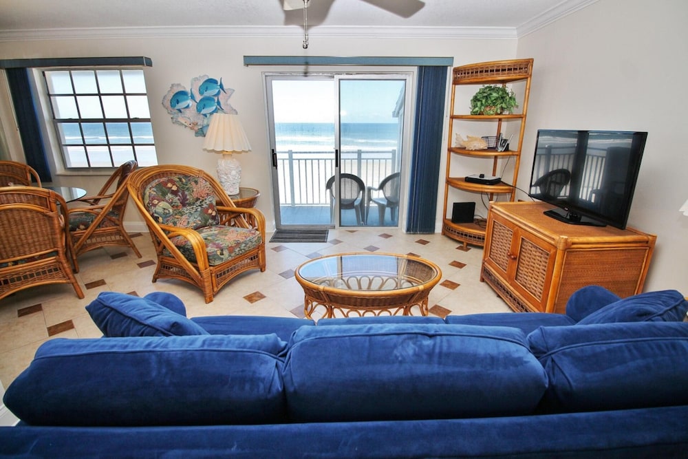 Colony Beach Club 225