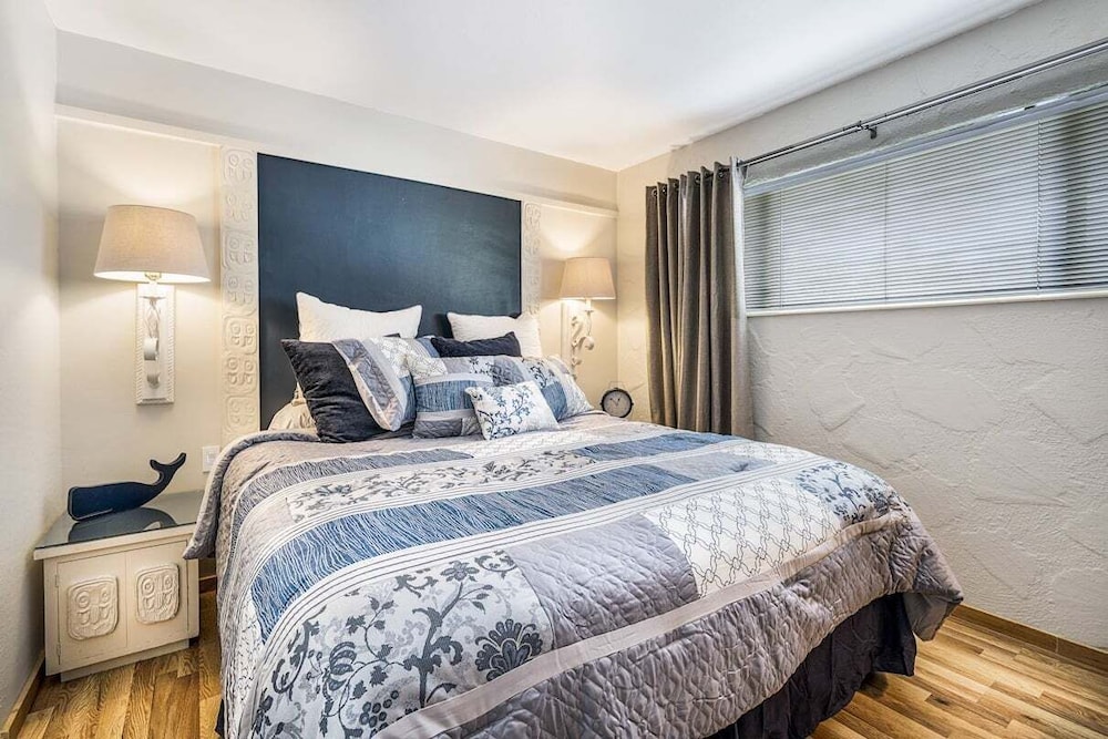 Great Location - Modern Island Condo - Vrkcv