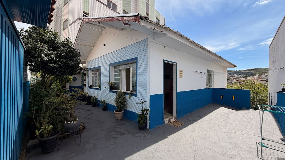 Casa Pet Friendly c 3 Quartos e Garagem no Jardim