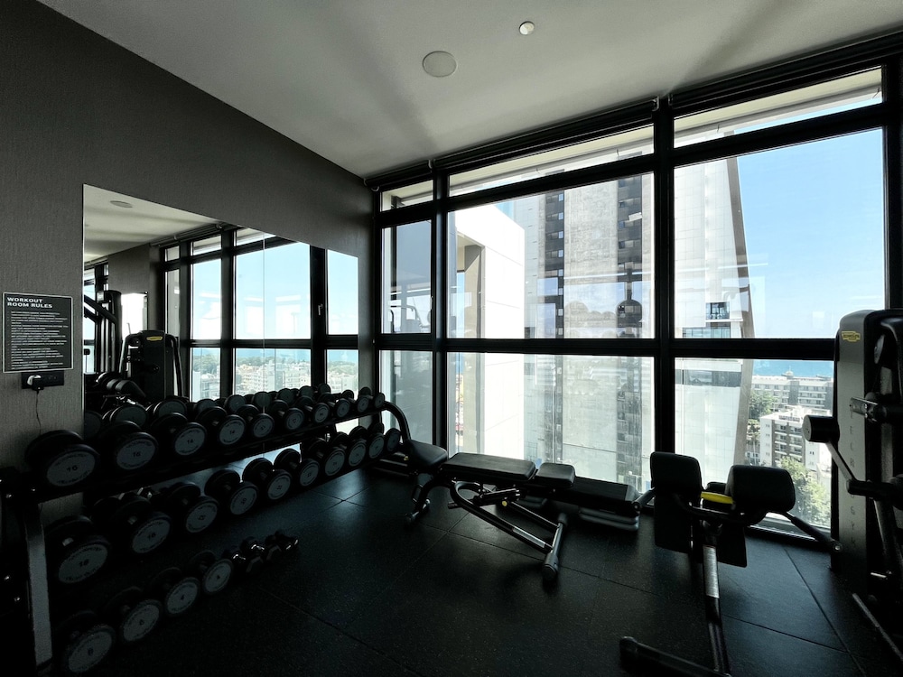 128 LIM - 2006 Stay Only Tower Suite