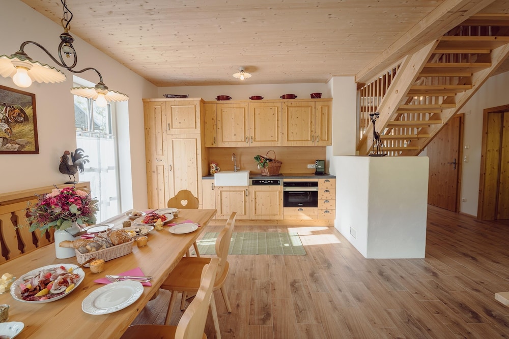 Chalet Near Lake Grundlsee & Ski Lift