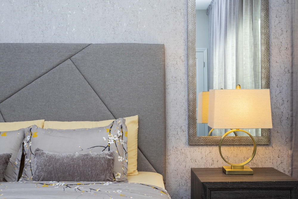 Gorgeous 4Bd Close to Disney w/ Pool @ Storey Lake 4245 - Image 2