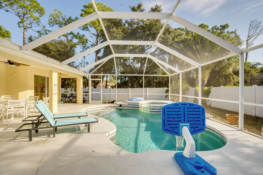 Family Haven w/ Pool! 8 Mi to Warm Mineral Springs