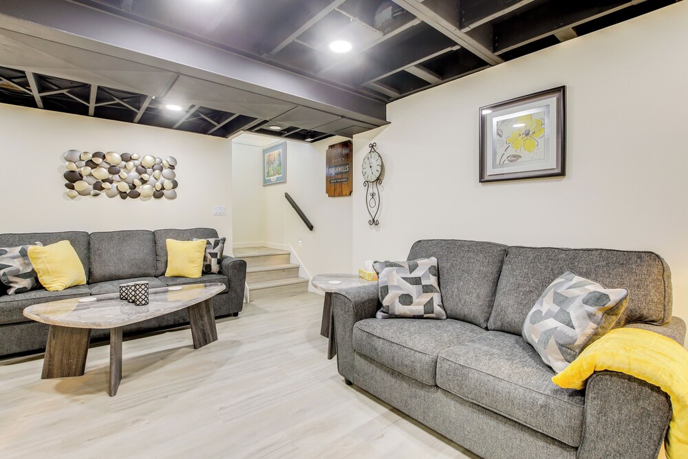 2 Mi to Lincoln Park Zoo: Family-friendly Home