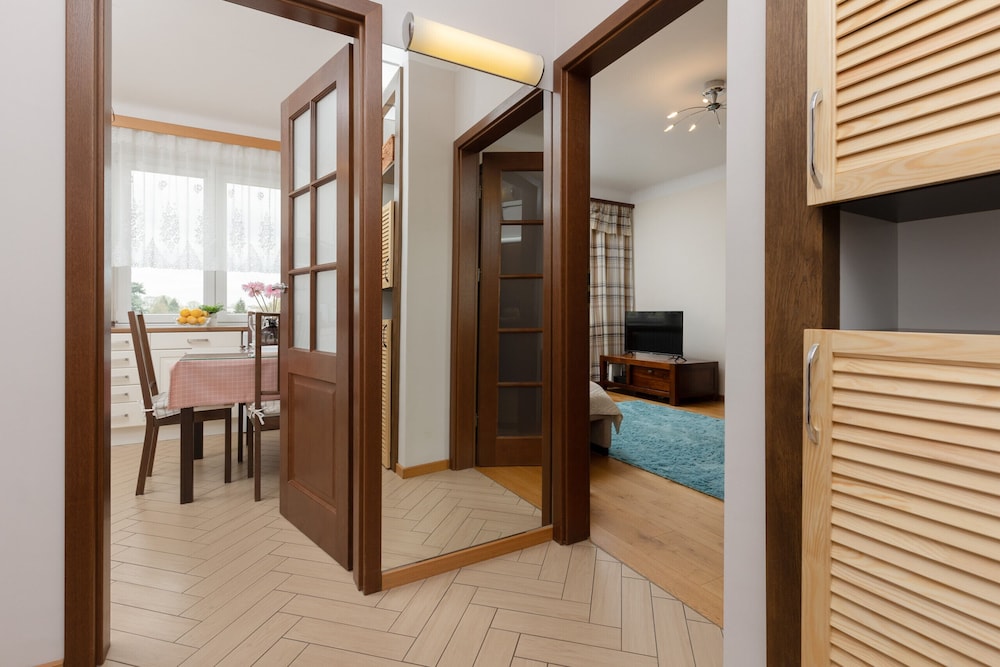 Metro Racławicka Studio by Renters view 2