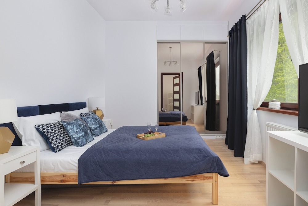 Apartment With Pool by Renters Prestige