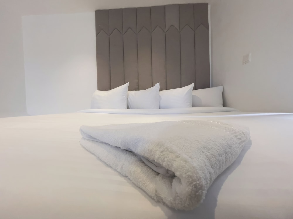 LUXE APARTMENTS
