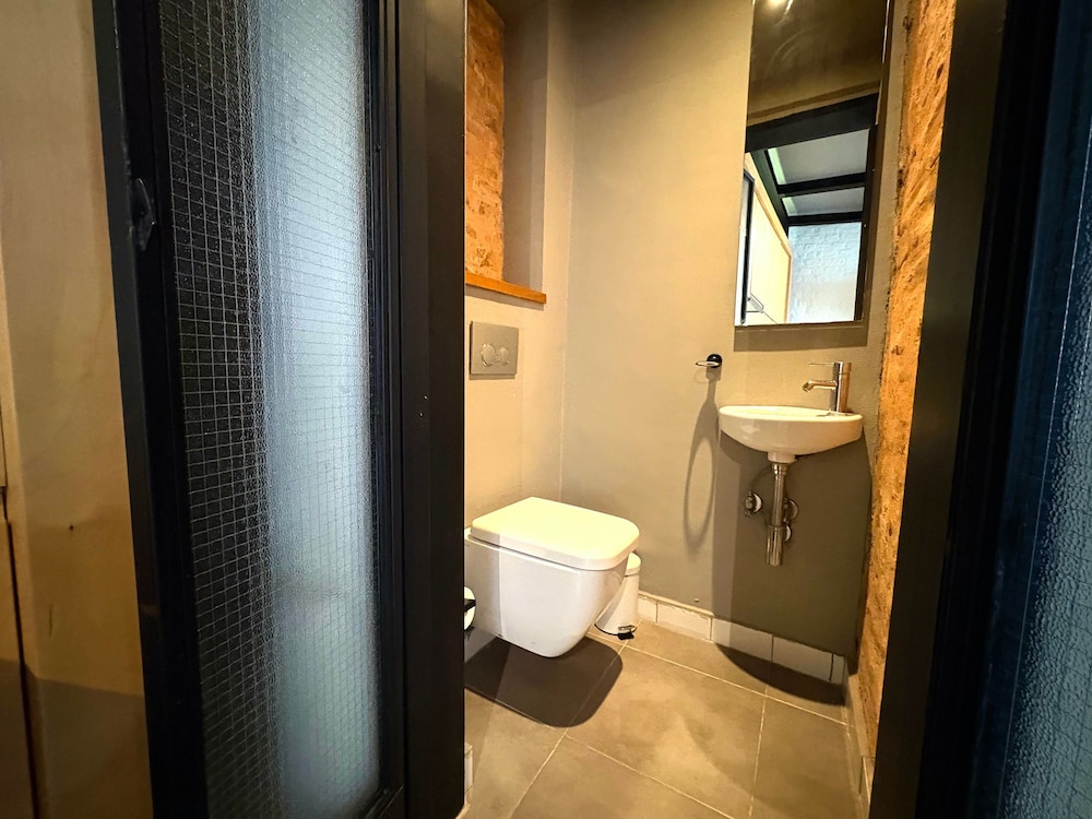Galata Port Flats Chakra 2