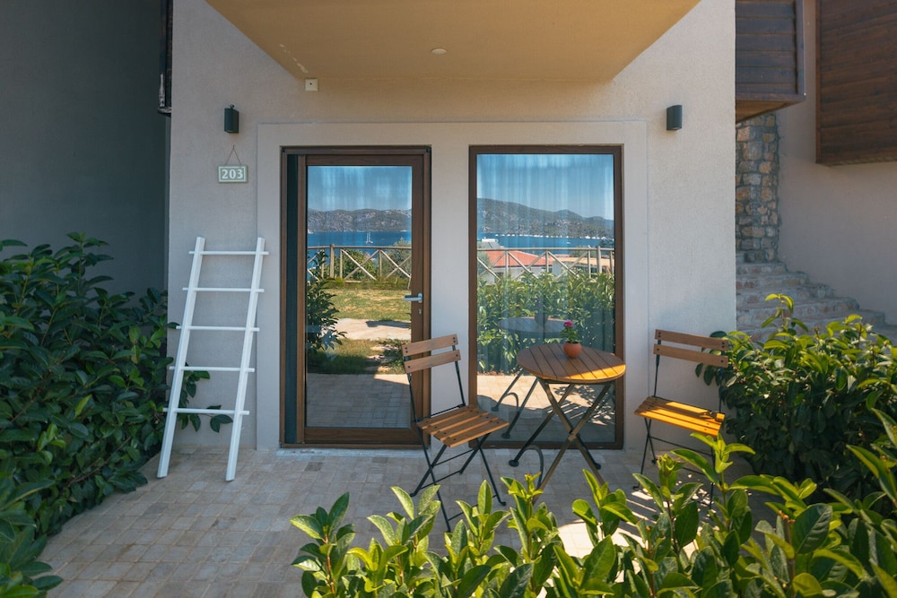 Boho Garden Selimiye - Image 9