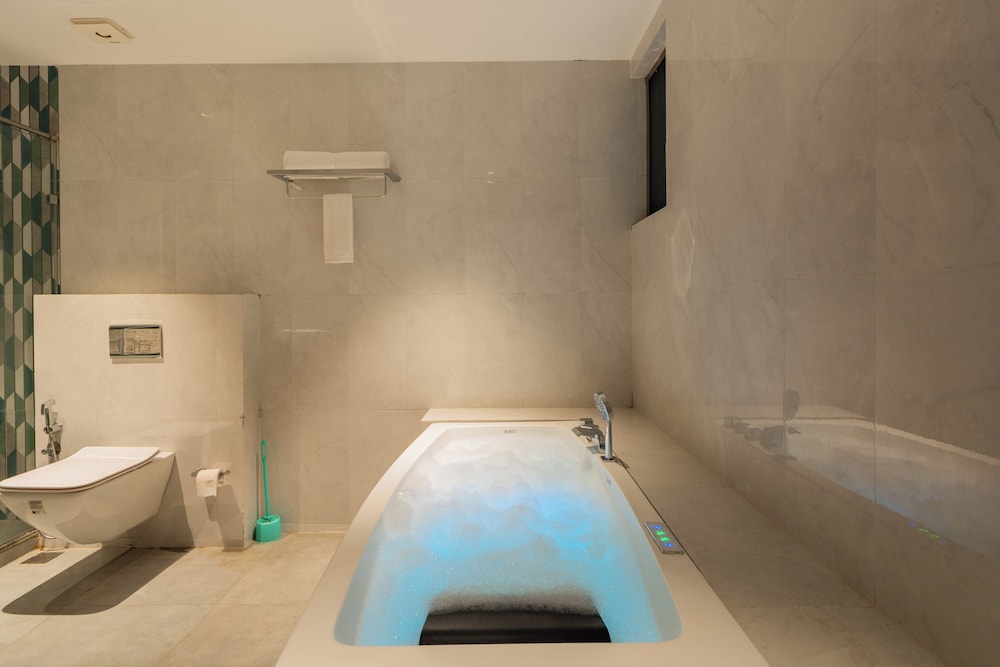 Kensho Daisy 5BHK