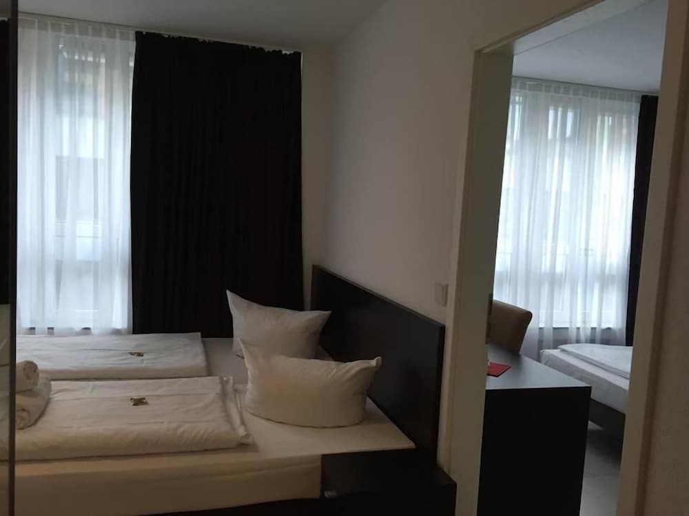 Frankfurt Vacations - Mosel Hotel Frankfurt - Property Image 44