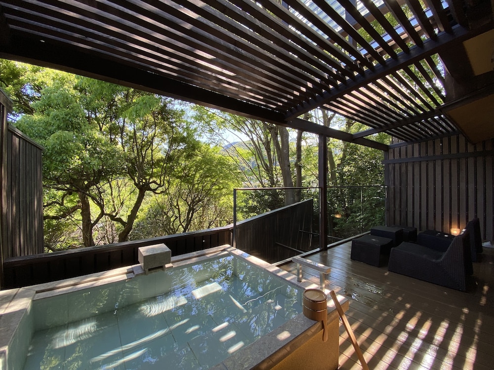 Yugawara Spa Ryokan Ashikari