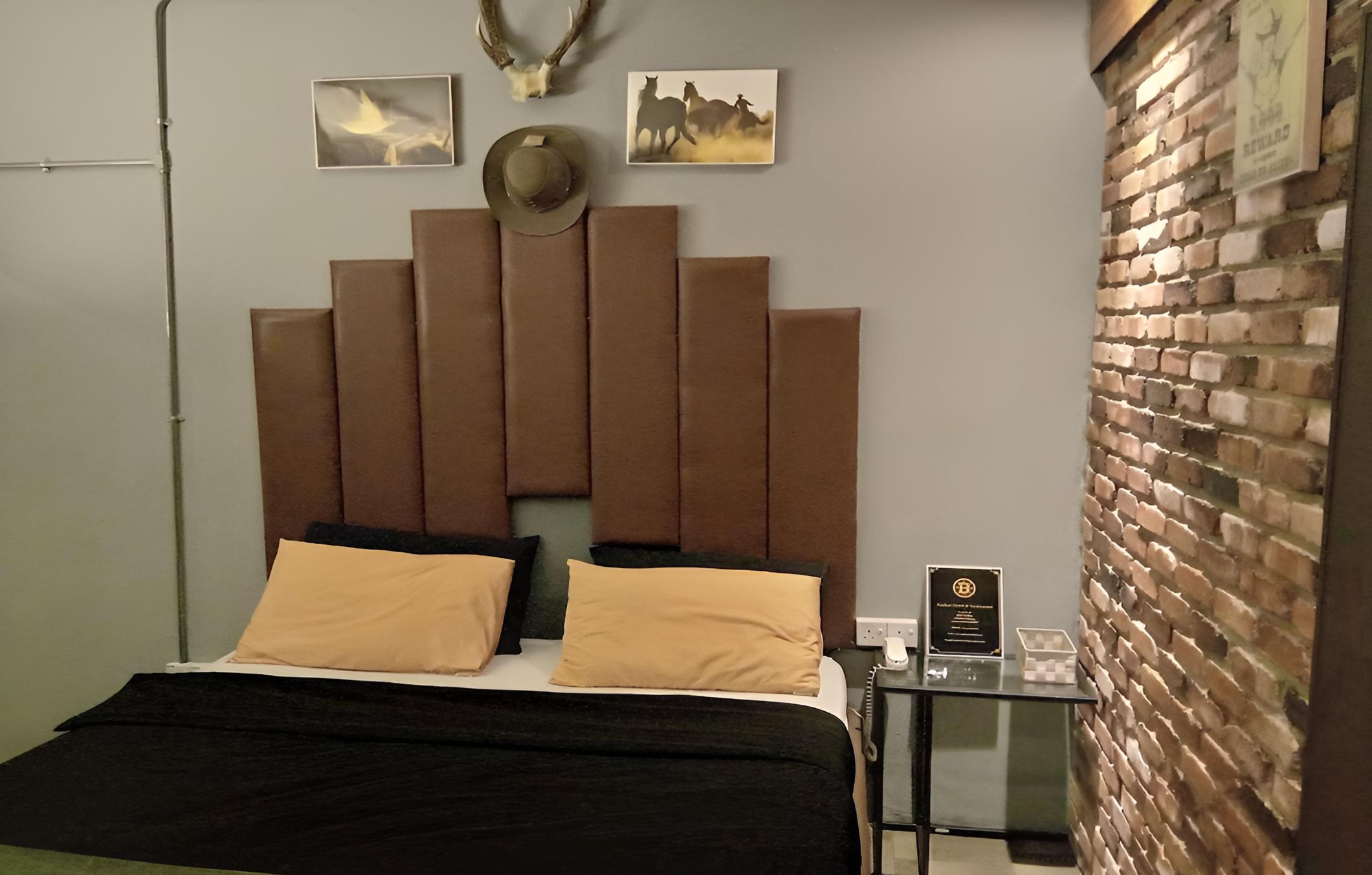 Bunker Hotel & Restaurant