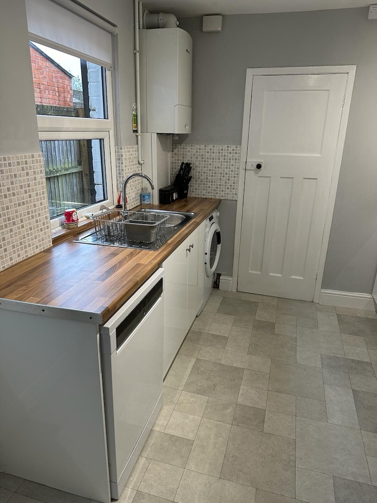 Chill 3-bed House in Gloucester