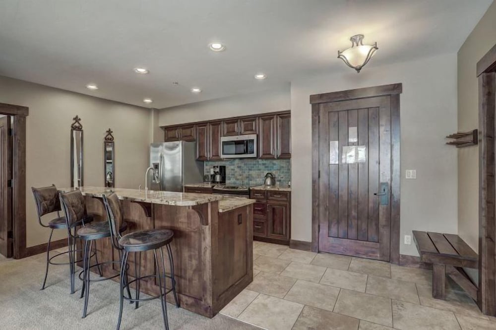 Crystal Peak Lodge 2 Bedroom Ski in, Ski out Slopeside Condo at the Base of Peak 7 view 5