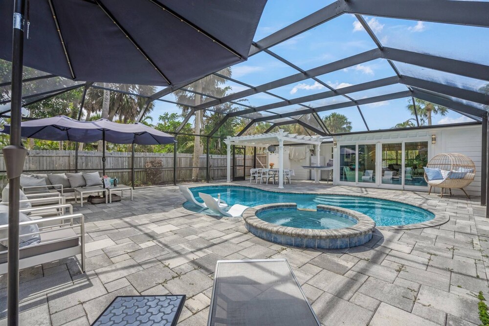 Dockside Getaway on Avenida