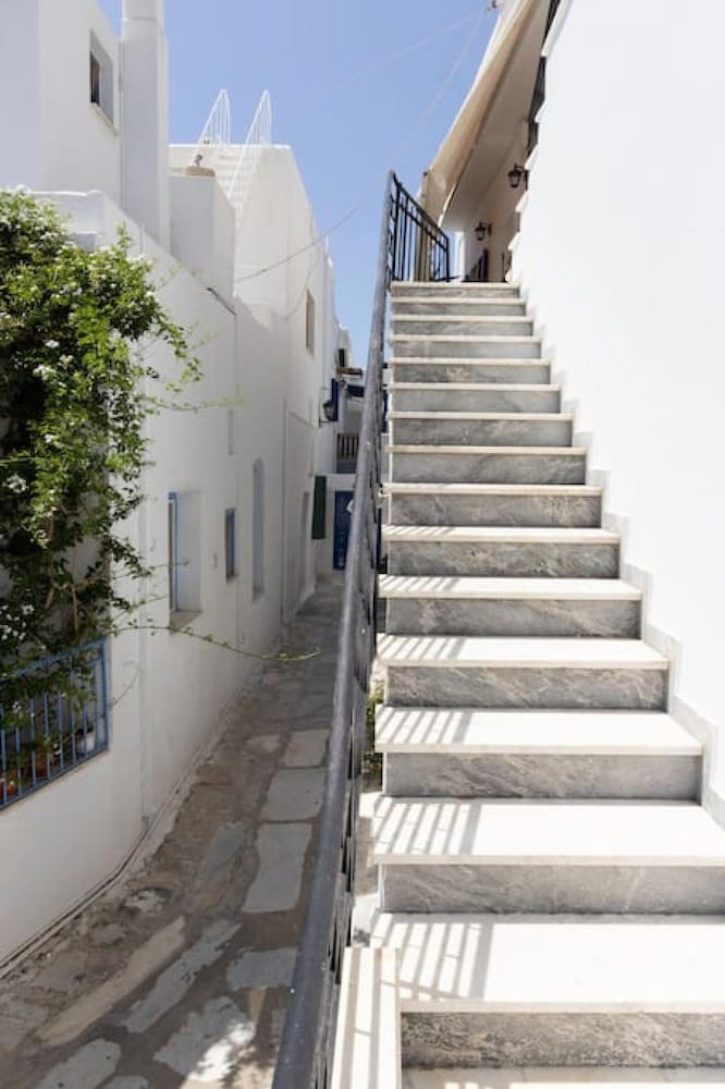 Summer Grace Tinos