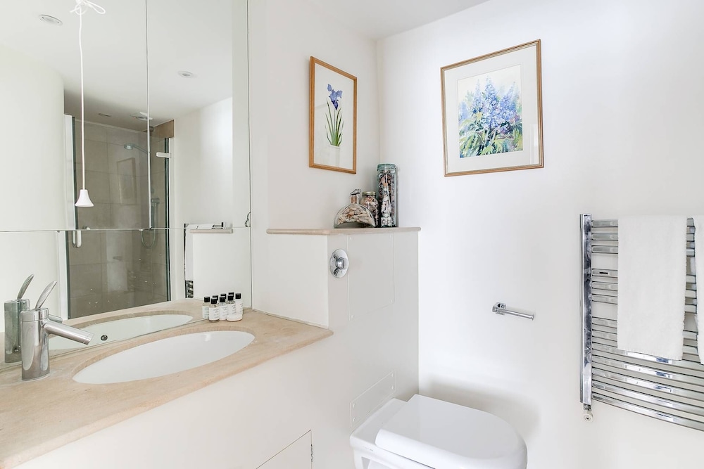 Cadogan Street III by Onefinestay