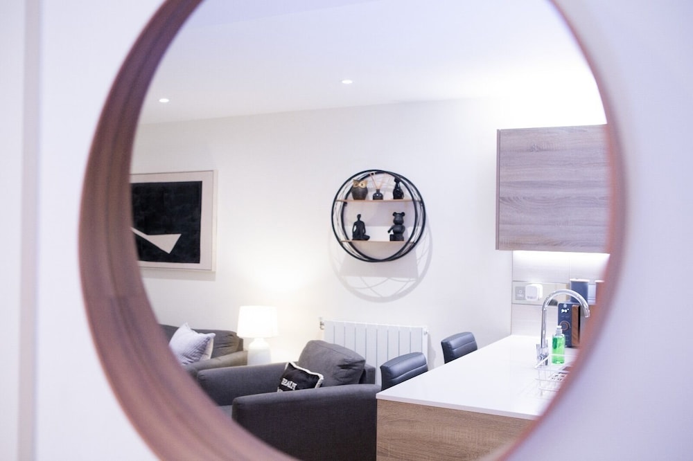 London Escape at Duke Avenue