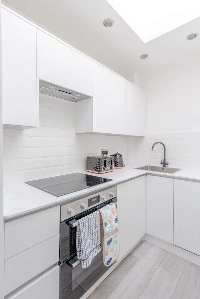 Studio Flat With Views of Lord's Cricket Ground