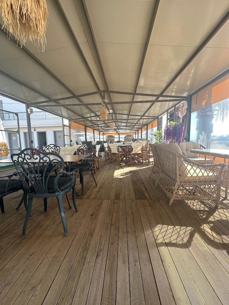 Grand Cennet Beach Hotel