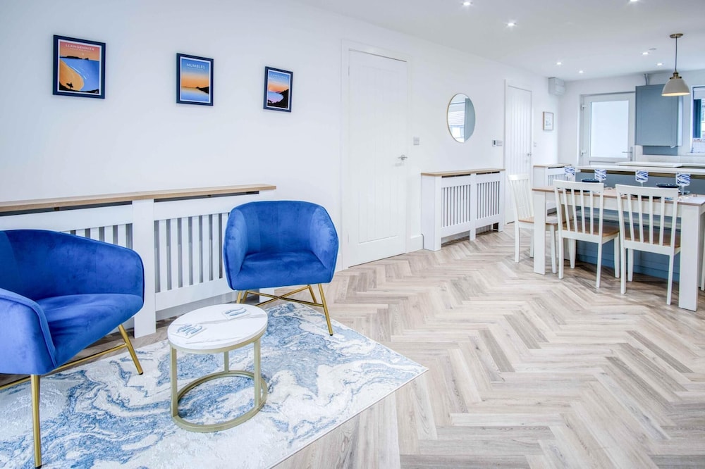 Hatherleigh Drive - 2 Bedroom House - Mumbles