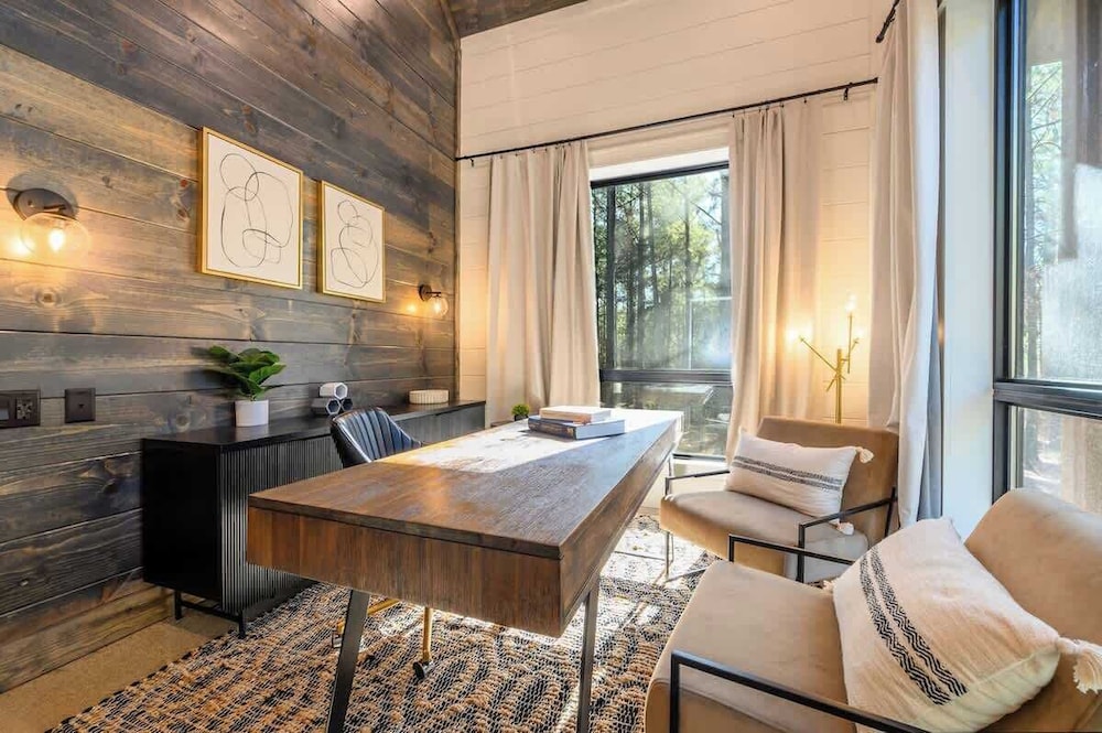 CABIN - Near BLACK MOUNTAIn
